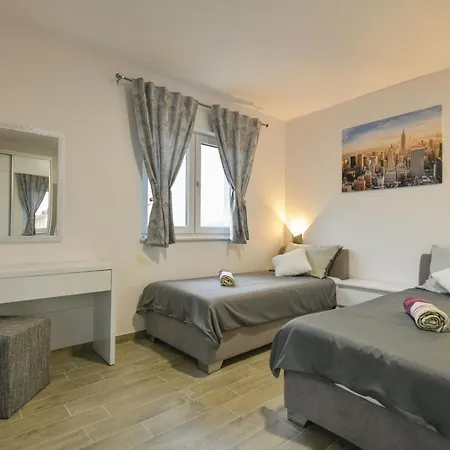 Ctim249/ Modern Decorated With Private Pool * Imotski