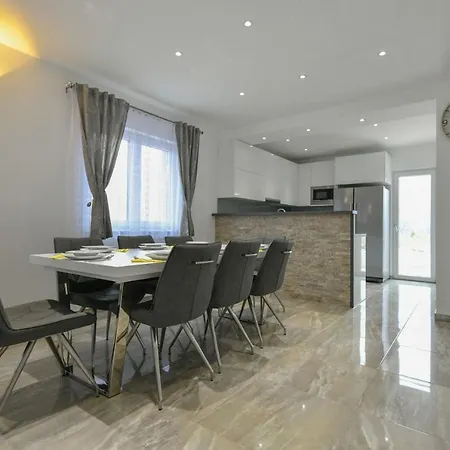 Villa Ctim249/ Modern Decorated With Private Pool *