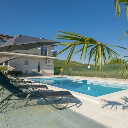 Ctim249/ Modern Decorated With Private Pool *